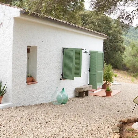 La Liara A House Nestled Between Vineyards And A Stream *