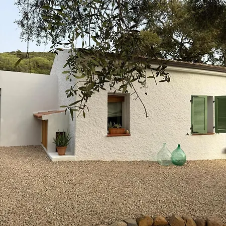 La Liara A House Nestled Between Vineyards And A Stream *